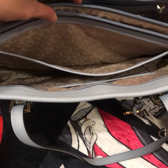 Michael Kors bag - Picture 11 of 15